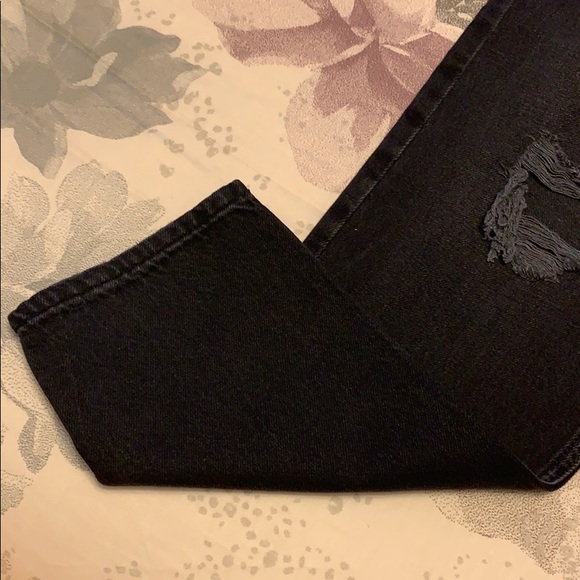 Distressed Jeans - Picture 2 of 5